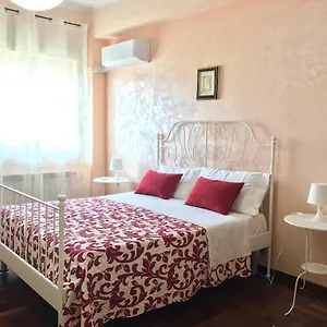 Isola 92100 Apartment